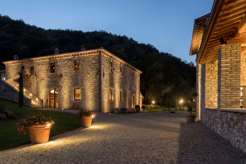 Illuminazione per esterni a Perugia per case, strade, parcheggi - Illux